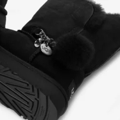 UGG CLASSIC MINI CHARMS BOOT BLACK 5 UGG CLASSIC MINI CHARMS BOOT BLACK -Ugg ugg3 6f589168 56f7 42f3 a6a0 9c9232f55c41